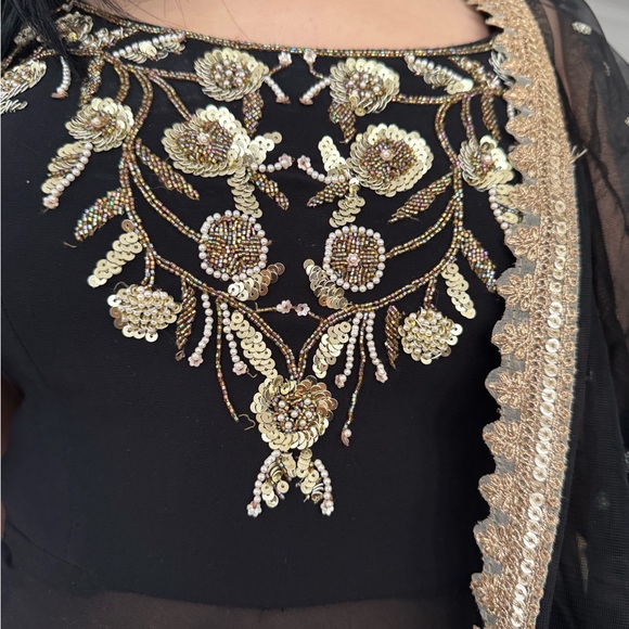 Indian & Pakistani style suit - Picture 3 of 14